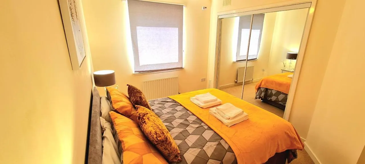 Elegant 2 Bedroom City Centre Apartment - Free Parking - Private Balcony - Stunning Views Edinburgh United Kingdom